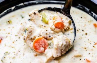 Sluggish Cooker Creamy Hen Soup