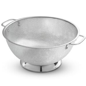 Bellemain Colander for Kitchen – 5 Qt Stainless Metal Strainer with Deal with – 18/8 Pasta Strainer Bowl for Pasta, Spaghetti, Greens, Fruit, and Pot Draining – Stainless Metal Colander